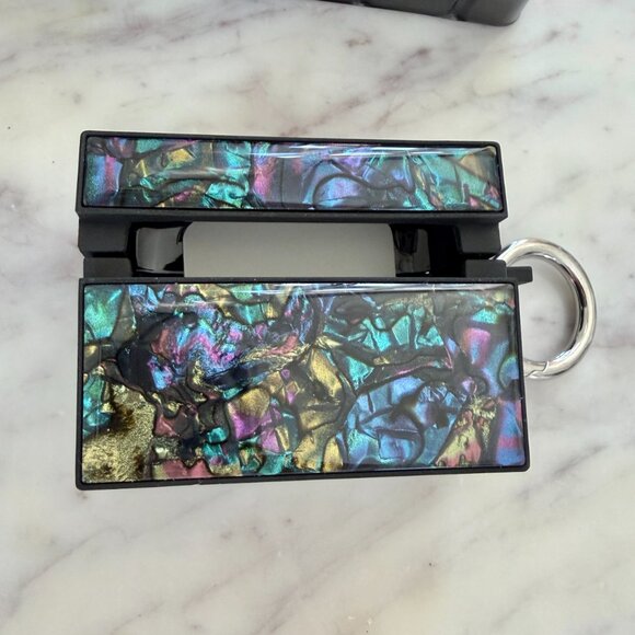 🌈 FLAUNT Square AirPods Pro Case - 1st and 2nd Generation Abalone Shell - Picture 5 of 11